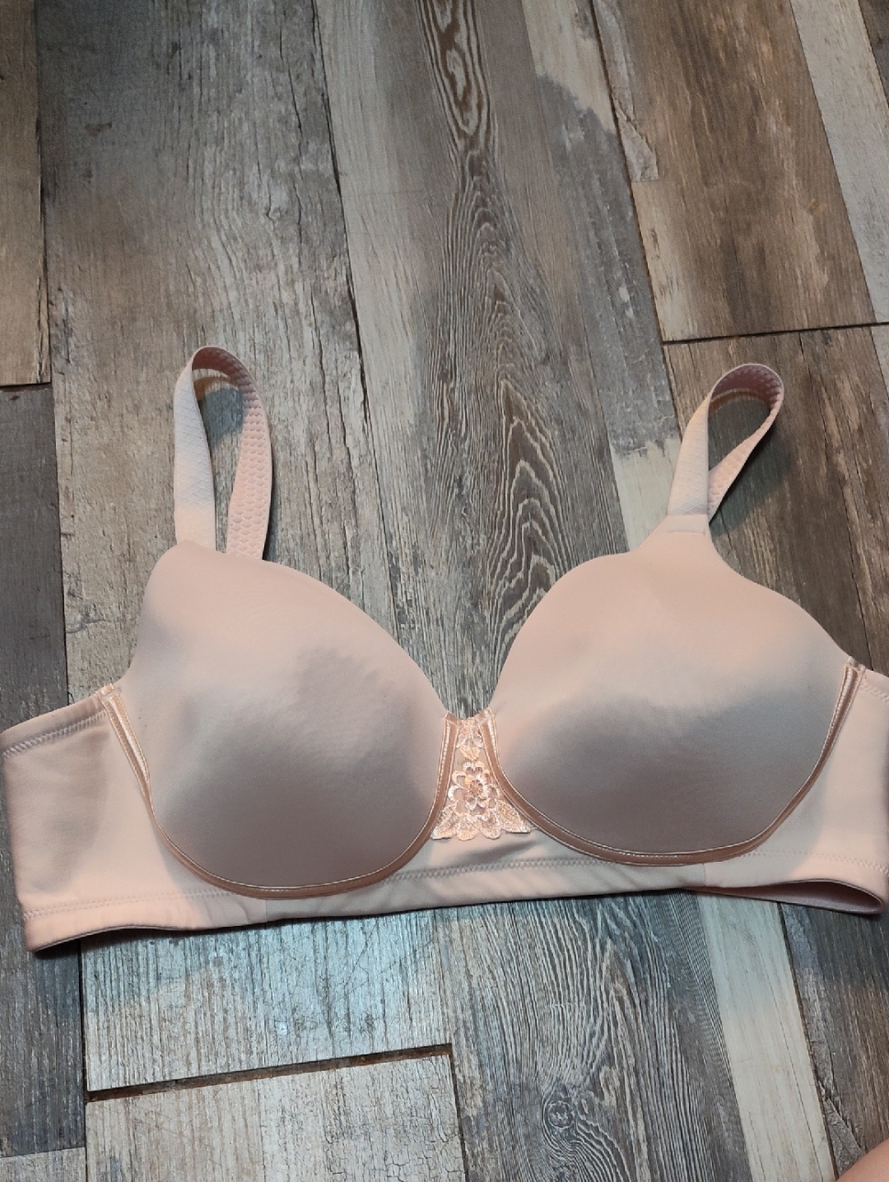 5/$25 SALE Vanity Fair Blush Size 38C Pink Smooth T-Shirt Bra with Lace Center